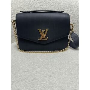 Louis Vuitton Lockme Chain PM Bag in Black - Like New Condition